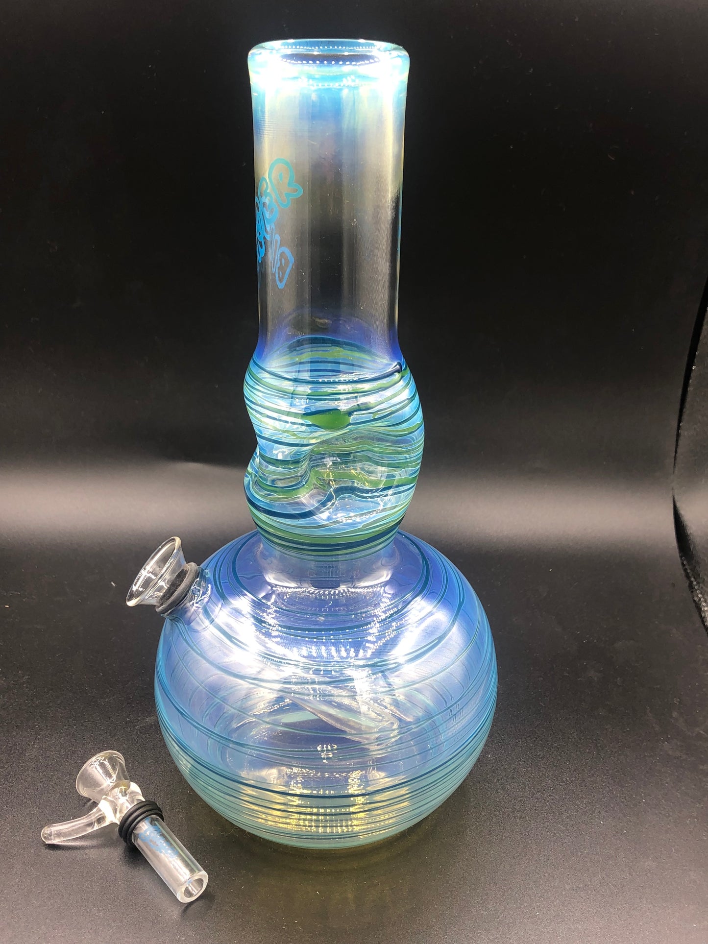 10 1/2” Grommet Style Ice Pinch Bong 002